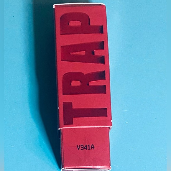Jeffree Star Velvet Trap matte lipstick - Picture 4 of 8